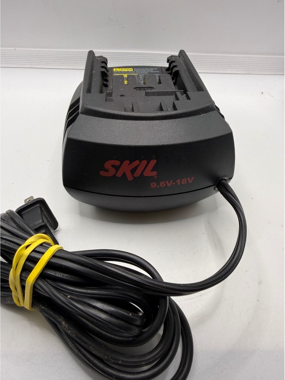 SKIL Battery Charger SC118B  9.6V-18V for Rechargeable Power Tool Batteries